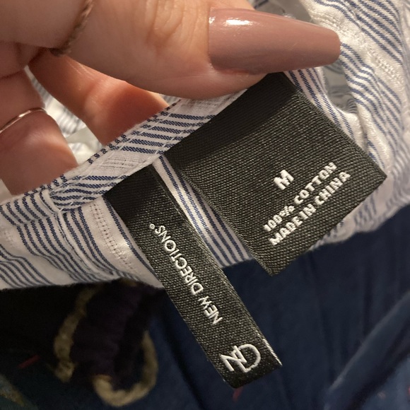 New direction size medium top - Picture 2 of 2